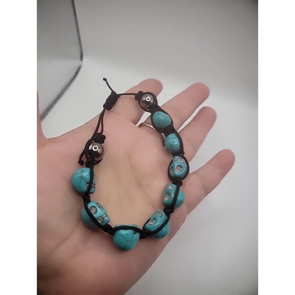 Howlite Turquoise Skull Bracelet Black Adustable Silver Tone Jewelry Costume - Picture 3 of 10